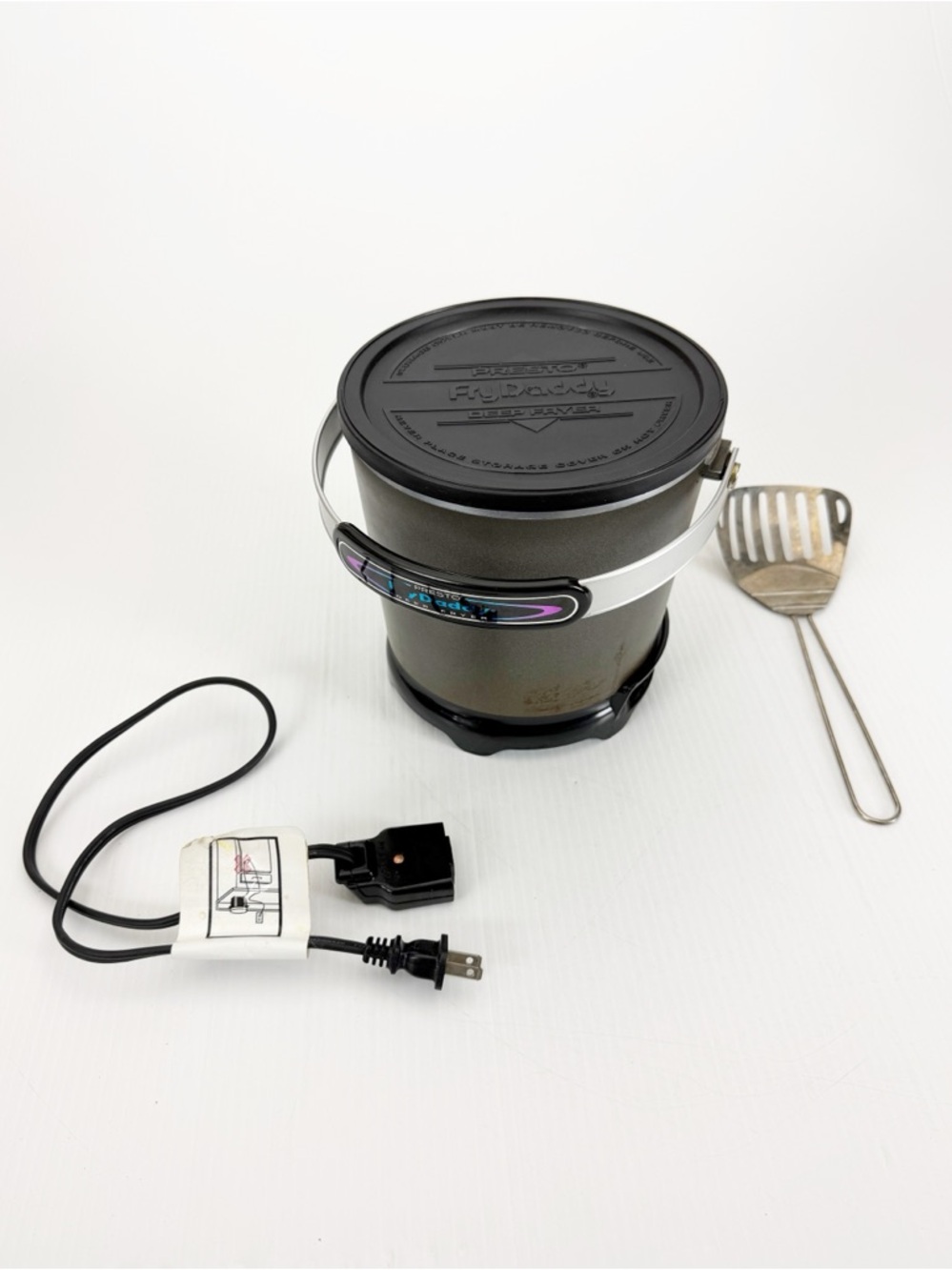 Presto Fry Daddy Electric Deep Fryer 0542408 with Lid and Cord